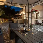 Oasis Luxury Villa Koszkinú