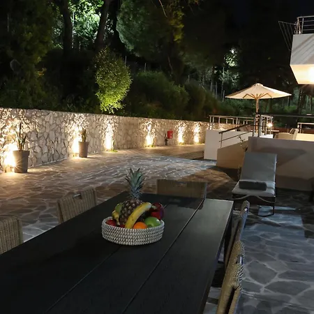 Oasis Luxury