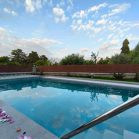 Oasis Luxury *