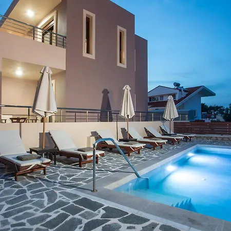 Oasis Luxury Vilă *