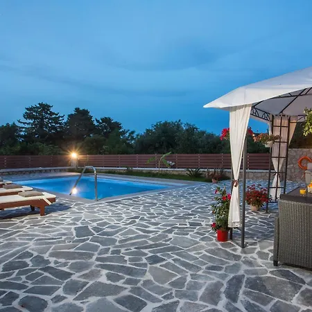 Oasis Luxury *