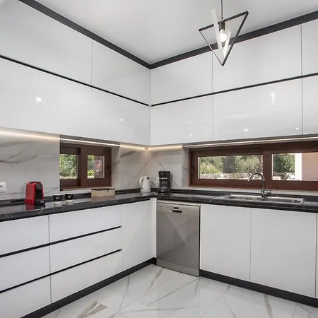 Oasis Luxury Koskinou (Rhodes)