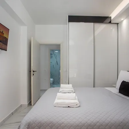 Oasis Luxury Vilă *
