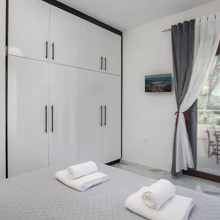 Oasis Luxury * Koskinou (Rhodes)