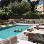 Oasis Luxury Villa