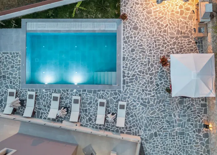 Oasis Luxury Villa *